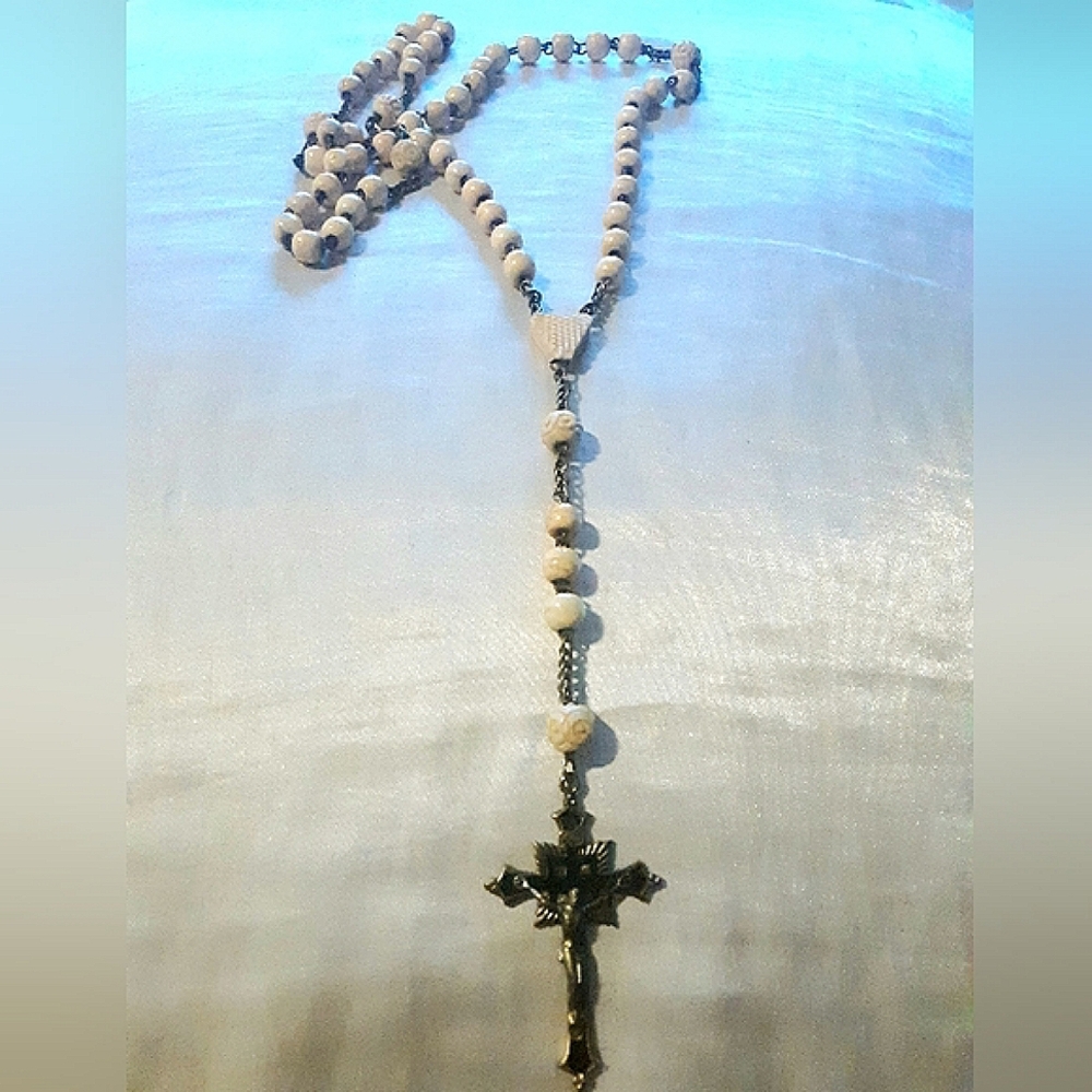 3 Vintage Rosary Turn of The Century featuring Cut Glass, Wood & Carved Bone - Picture 5 of 9